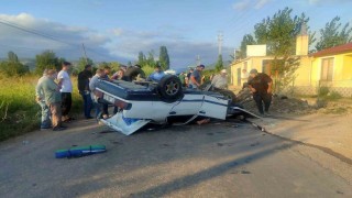 Tokatta otomobil ile traktör çarpıştı: 1 yaralı