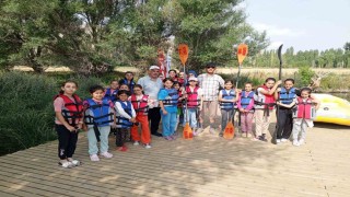 Tomarzada Kuran kursu öğrencilerine kano hediyesi