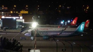 Trabzon-Cidde seferi yapan uçak kalkıştan 8 dakika sonra acil iniş yaptı