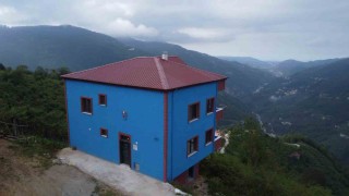 Trabzonda bordo-mavi her yerde