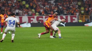 Trendyol Süper Lig: Galatasaray: 1 - Çaykur Rizespor: 0 (İlk yarı)