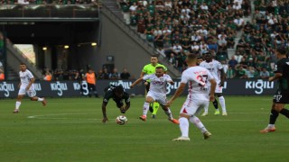 Trendyol Süper Lig: Kocaelispor: 0 - Samsunspor: 0 (İlk yarı)