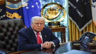 Trump, posta yoluyla ve oy makinasından oy kullanımına savaş açtı