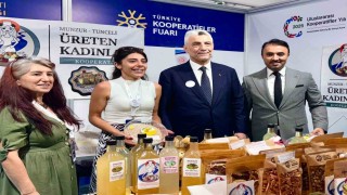 Tuncelili kadınlar Türkiye Kooperatifler Fuarında
