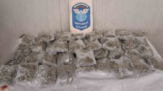 Tüp gaza saklanan esrarı yurda sokacaklardı