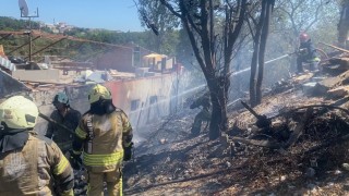 Ümraniyede ağaçlık alanda çıkan yangın paniğe neden oldu
