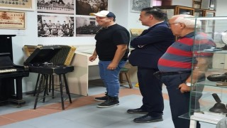 Ünlü oyuncu İlker Ayrıktan Balıkesir Lisesine ziyaret