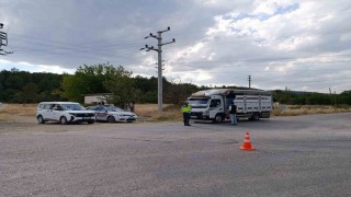 Uşakta hayvan sağlığı için yol denetimleri sürüyor