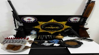 Uyuşturucu operasyonunda çok sayıda madde ve silah ele geçirildi