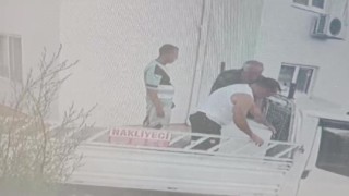 Uzaklaştırma kararına rağmen eve gelip 3,5 dakikada tüm eşyaları götürdü