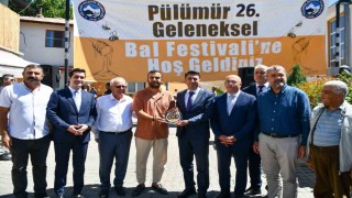 Vali Aygöl, Tunceli genelinde 900 tonun üzerinde bal rekoltesi bekleniyor