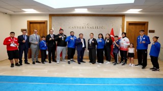 Vali Çiçek, Balkan Şampiyonu ERVA sporcularını kabul etti