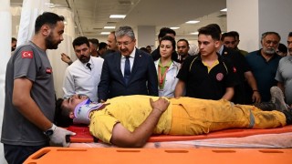 Vali Yılmaz Yaralı İşçileri Ziyaret Etti