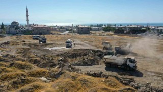 Van Büyükşehir Belediyesi bir ay içinde 35 noktada 9 bin 31 metreküp hafriyat temizlendi