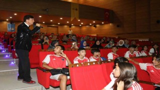 Van Büyükşehir Belediyesi ‘Meddahlık geleneğini sürdürüyor