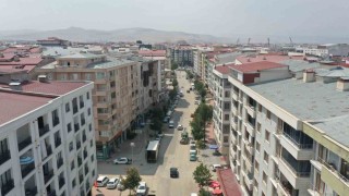 Van Büyükşehir Belediyesi Suvaroğlu Caddesini yeniliyor