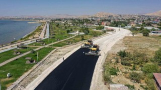 Van Gölü gerdanlığı sahil yolunda 3. etap çalışmaları devam ediyor