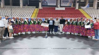 Van Halkoyunları ekibi Türkiye ikincisi oldu