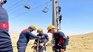 Vanda AFAD ekiplerine teleferik ve telesiyejden kurtarma eğitimi