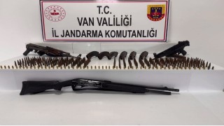 Vanda silah ve mühimmat ele geçirildi