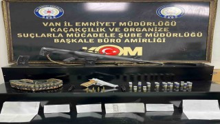 Vanda tefecilik operasyonu: 2 gözaltı