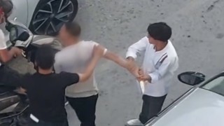 Vanda trafikte bıçaklı kavga