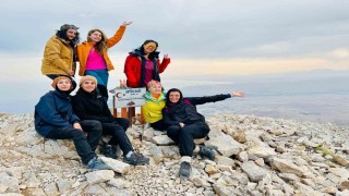 Vanlı dağcılar aynı gün Artos ve Sümbül Dağında  zirve yaptı