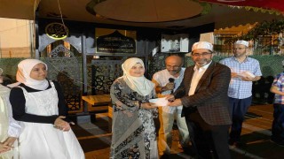 Vefa gecesinde Kuran kursu öğrencileri ödüllerini aldı