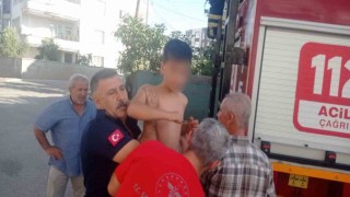 Yangında mahsur kalan yaşlı kadın ile çocuk kurtarıldı