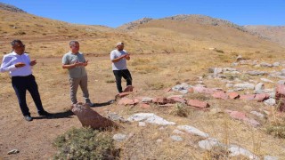 Yaylacılardan geriye mezar taşları kaldı