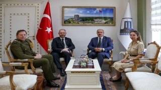 Yeni Zelanda Büyükelçisi Lewistan Vali Toramana ziyaret