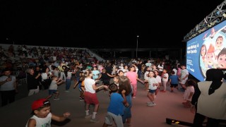 Yenikentte çocukların sinema keyfi