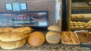 Yenişehirde domatesli ekmek üretildi