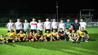 Yeşil sahada renkli buluşma