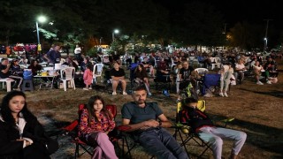 Yoncalıda vatandaşlar açık hava sinemasının keyfini çıkardı