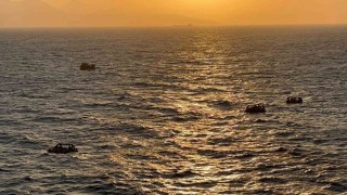 Yunanistanın ölüme ittiği 20si çocuk 86 düzensiz göçmen kurtarıldı