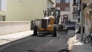 Yunusemre Belediyesinden 50. Yıl Mahallesinde asfalt çalışması