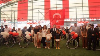 Yüreğimizdeki Işık projesi kapsamında hayırseverler, depremzede çocukların hayallerine tek tıkla ortak olabilecek