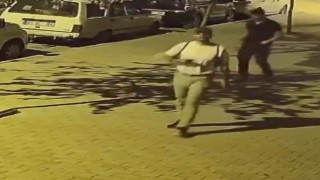 Yürüyerek geldikleri otoparktan bisikleti çalıp kaçtılar