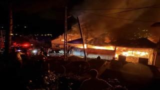 Zonguldakta alevler geceyi aydınlattı: 4 ev 1 yeri kullanılmaz hale geldi