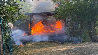 Zonguldakta evin önce bahçesinde, sonra çatısında çıkan yangın korkuttu