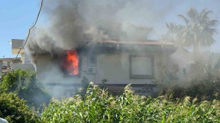 2 katlı müstakil evde yangın paniği