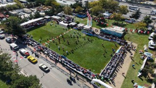 20inci Geleneksel Bahçelievler Kocasinan Yağlı Güreşlerinde 500 pehlivan kıyasıya mücadele etti