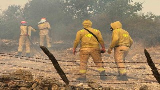 3 evin yandığı köyde müdahale devam ediyor