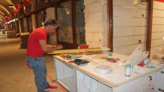 300 yıllık Zincirli Bedesten esnafı iş yerlerine kavuştu