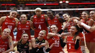 A Milli Kadın Voleybol Takımı, Dünya Şampiyonasında yarı final için sahada