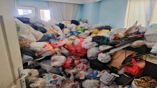 Adanada apartman dairesinden iki kamyon çöp çıktı