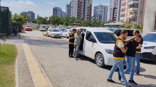 Adanada çöpleri aşağı atmayın diye uyaran temizlikçi dövüldü: Şüpheli baba oğul yakalandı