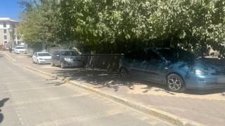Adıyamanda kaldırımlar otoparka döndü