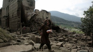 Afganistandaki depremde can kaybı 2 bini geçti